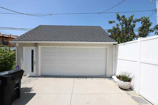 020B Garage Door 0117
