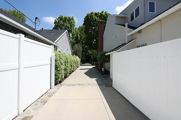 020B Driveway 0116