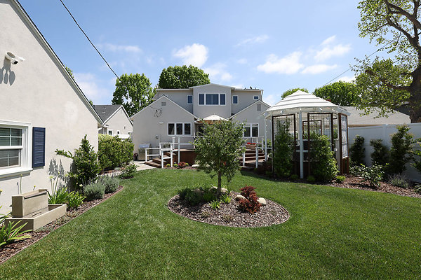 020B Backyard 0141