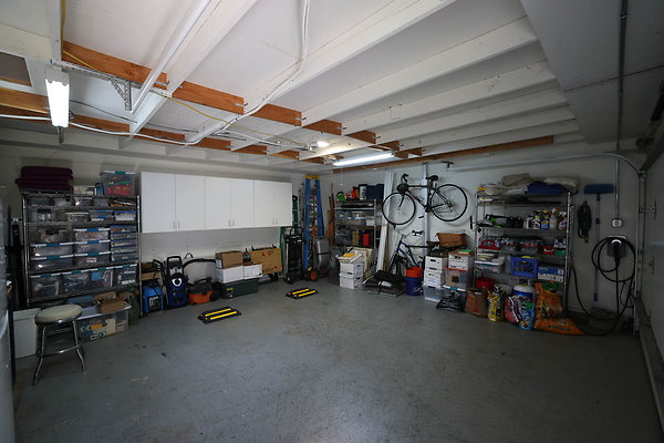 020B Garage 0143