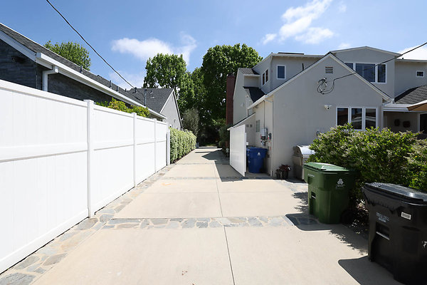 020B Driveway 0118