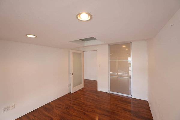 092A Office2 0152