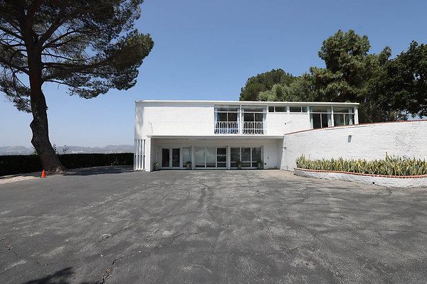 092A Motorcourt1 0009