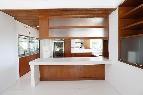092A Family Room Bar 0225