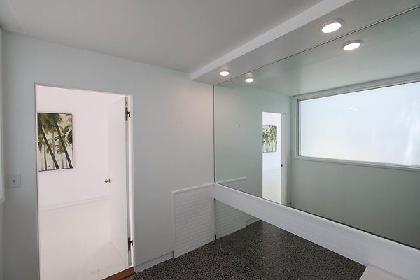 092A Front Hallway Powder Room 0170