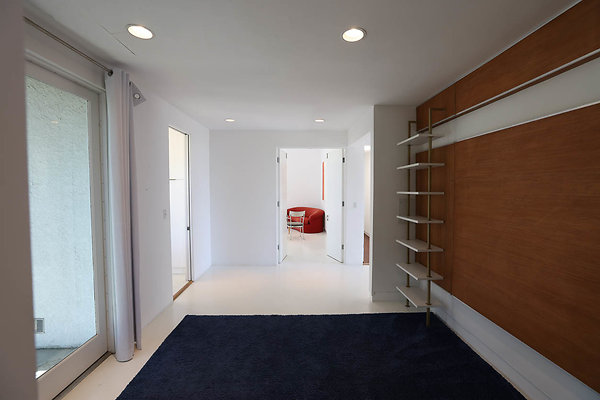 092A Bedroom Hallway 0254