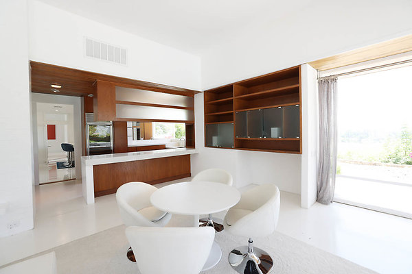 092A Family Room Bar 0224