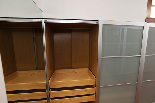 092A Master Bedroom Closet 0183