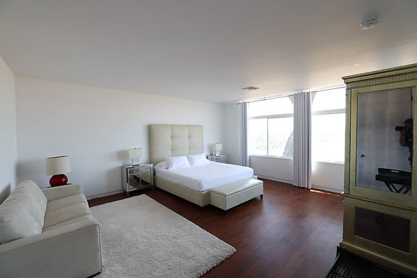 092A Bedroom1 0257