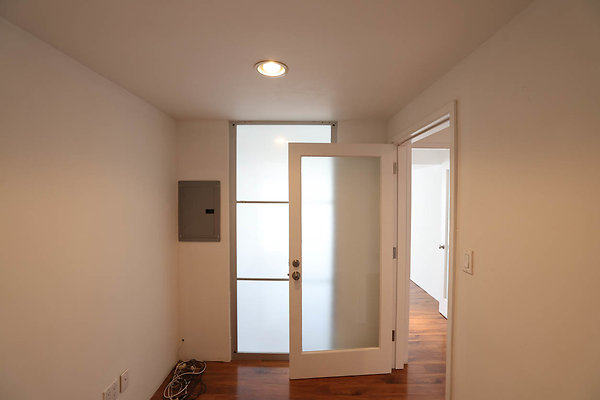 092A Office4 0156