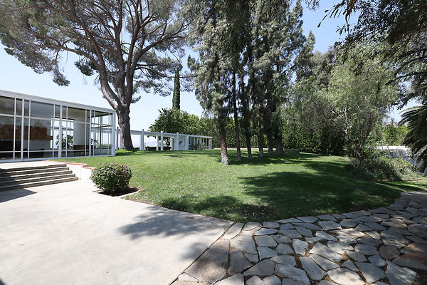 092A Mid Yard 0040