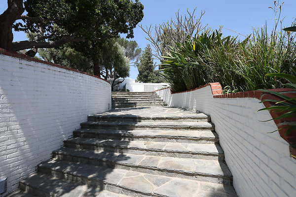 092A Front Steps 0022