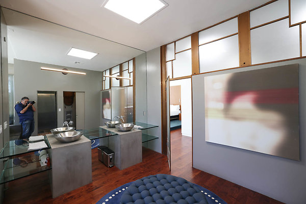 092A Master Bedroom Bathroom 0176