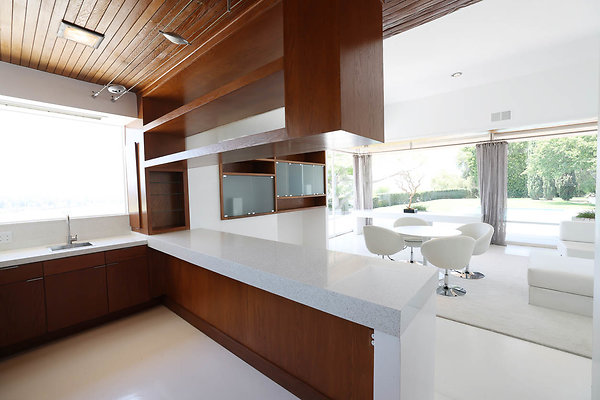092A Family Room Bar 0228