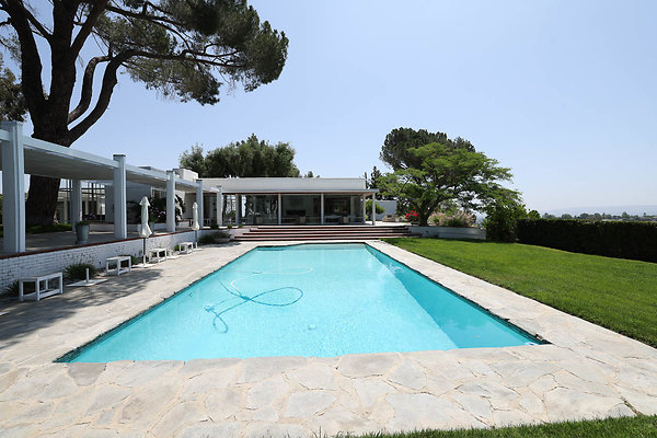 092A Pool2 0063