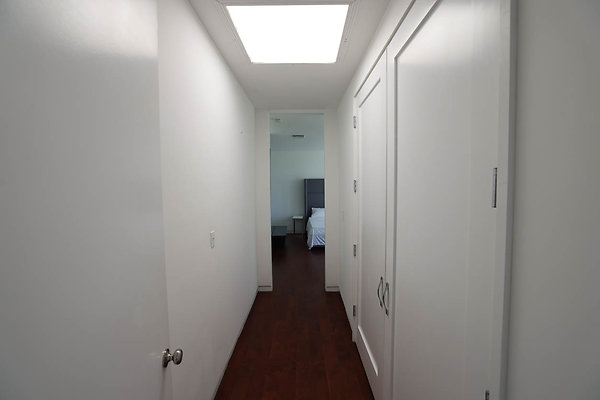 092A Bedroom3 Hallway Closet 0271