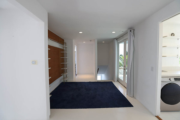 092A Bedroom Hallway 0253