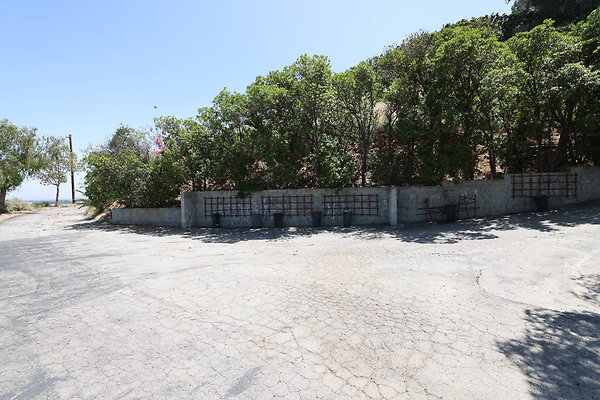 092A Driveway L-to-House R-Dirt-Pad 0289