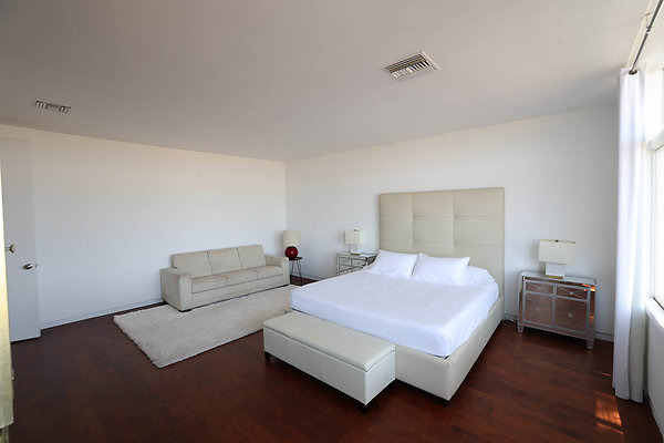 092A Bedroom1 0258