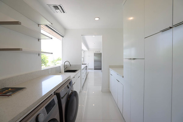 092A Laundry Room 0240