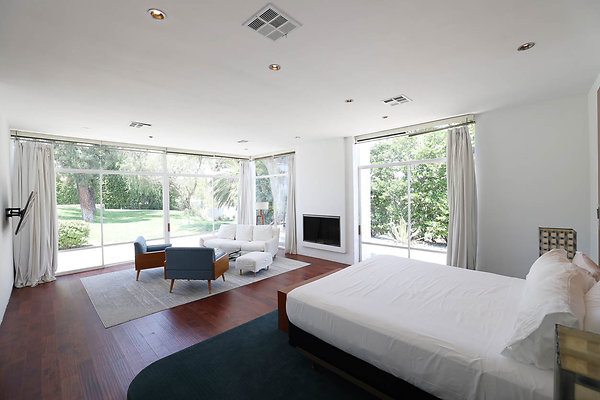 092A Master Bedroom 0193