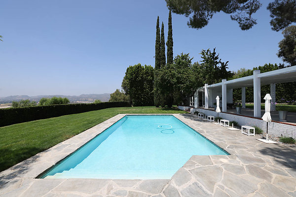 092A Pool1 0059