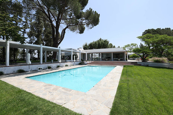 092A Mid-Century Modern