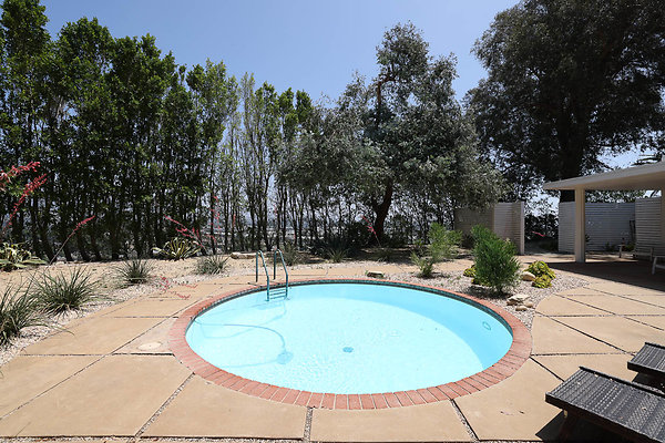 092A Guest House Pool 0115