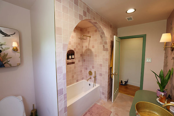 010B Bedroom Hallway Bathroom 0032