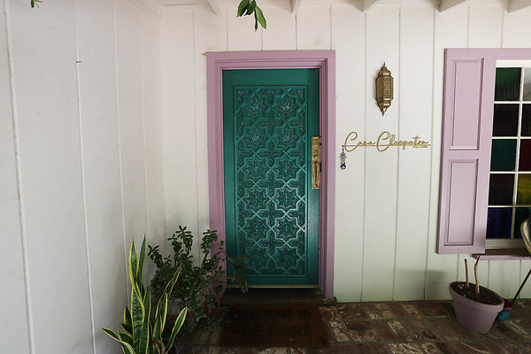 010B Front Door 0121