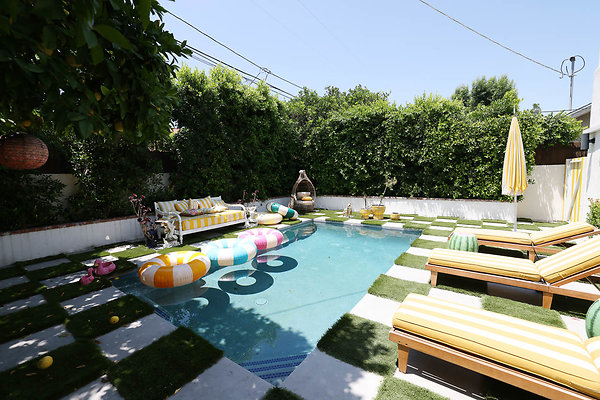 010B Pool 0098