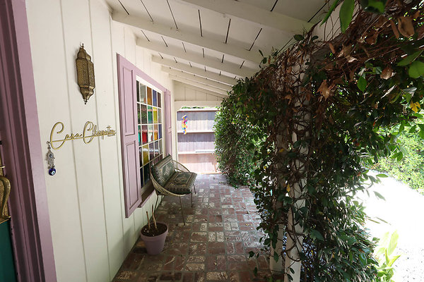 010B Front Porch 0116