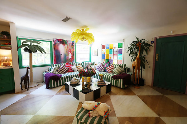 010B Family Room 0008
