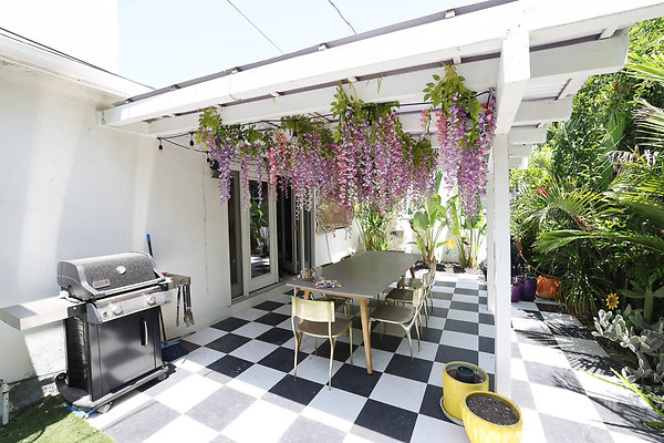 010B Patio 0087