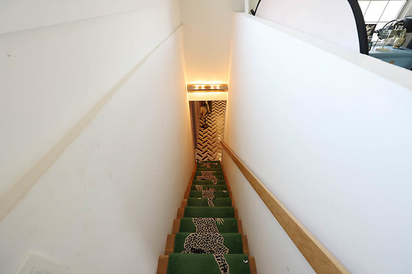 010B Stairs 0076