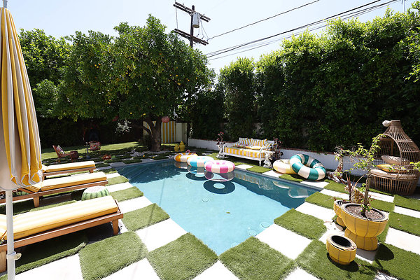 010B Pool 0100