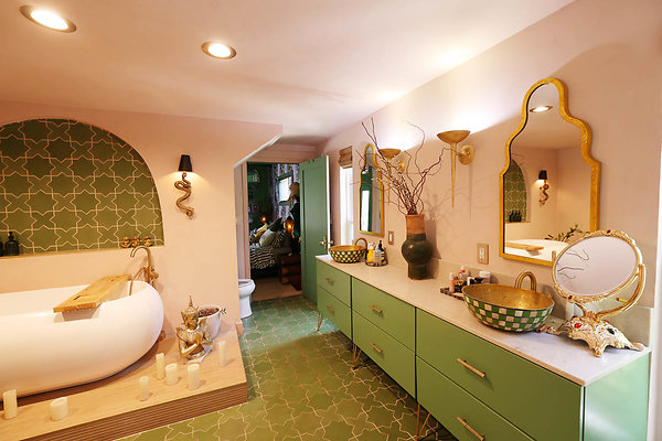 010B Master Bathroom 0070