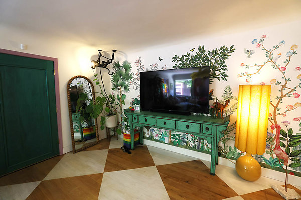 010B Family Room 0011