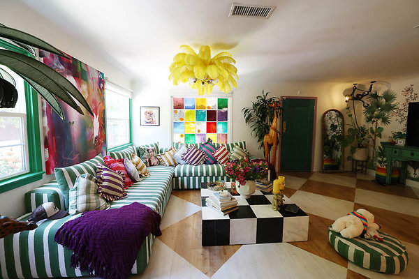 010B Family Room 0010