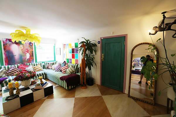 010B Front Entry 0006