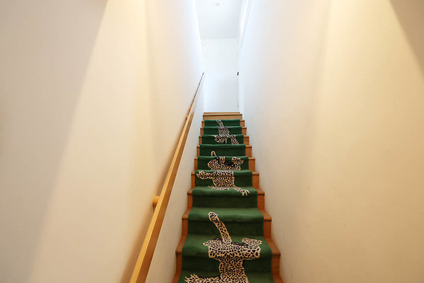 010B Stairs 0075