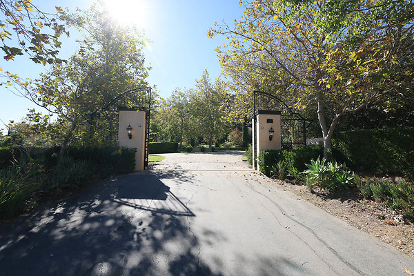Driveway Gate Entrance 0419