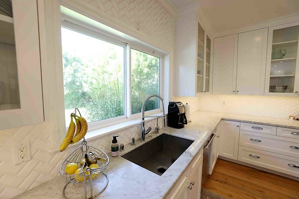 166B Kitchen 0040