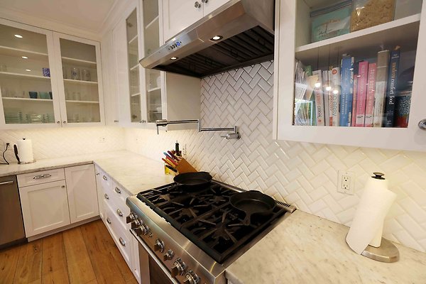 166B Kitchen 0044