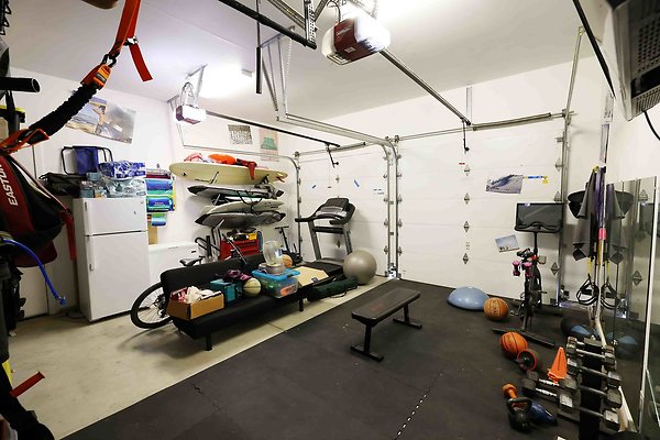166B Garage 0007
