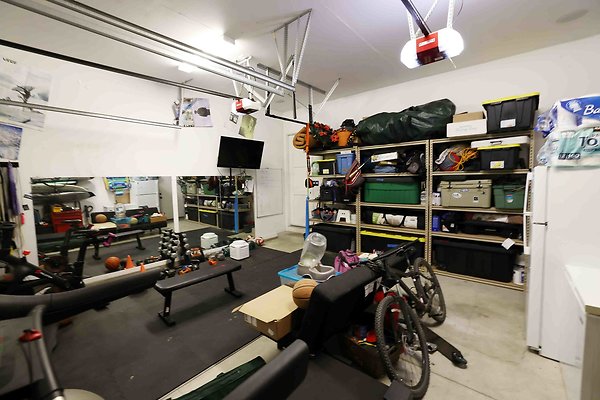 166B Garage 0005