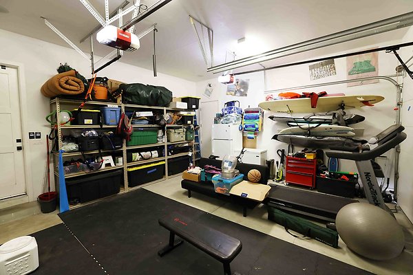 166B Garage 0008