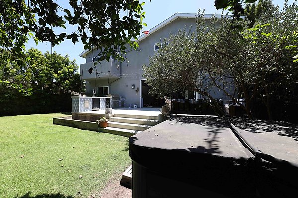 166B Backyard Spa 0062