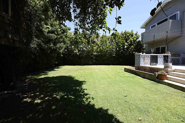 166B Backyard 0072