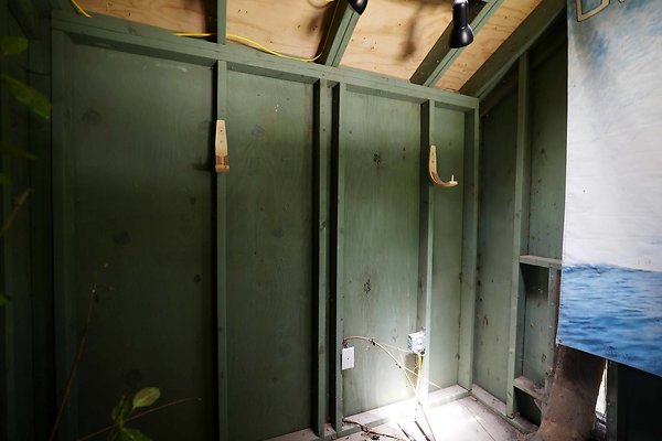 166B Backyard Tree House 0070